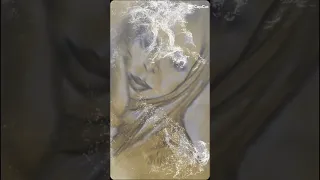 شارد الذهن يسجل حضورا كاملا في مكان اخر دندنها