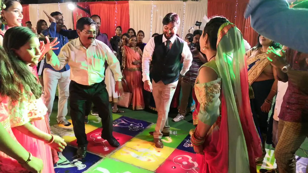 De de pyar de song performance in party #Amitabh bacchan #semiold #romantic song video