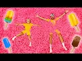 Download Lagu Chris has fun at Museum of Ice cream!