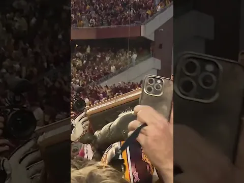 Gophers beat Iowa, fans rush field at Huntington Bank Stadium
