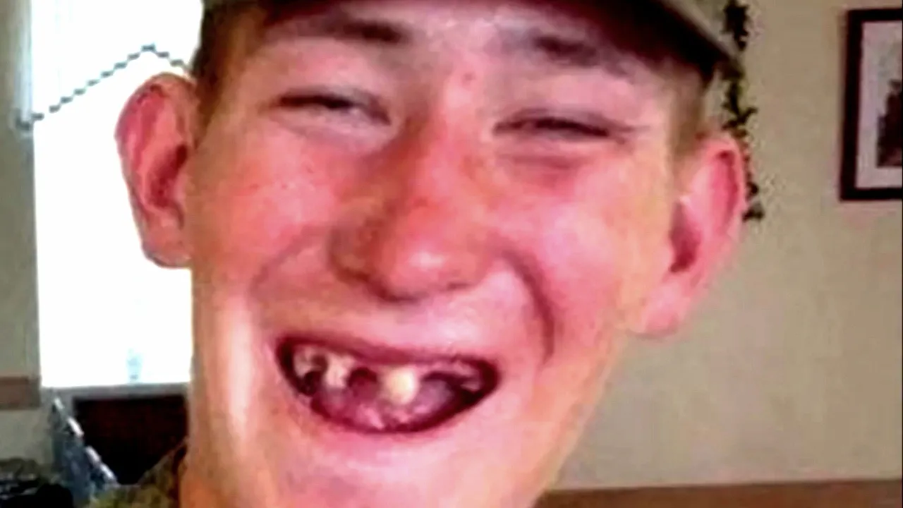 Download Faze Comice Incearca Sa Nu Razi Mori De Ras Faze Haioase Amuzante Citeste Descrierea Mp3 Free Mp3 Download