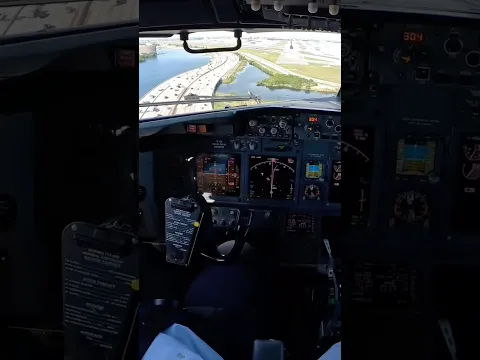 Miami Runway 30 landing