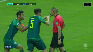 هدف الشرطة الملغى ريفاس من ضربة حرة غير مباشرة 