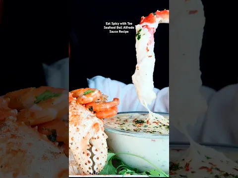 Eat Spicy with Tee Alfredo Sauce | Cheesy Sauce king crab seafood boil mukbang Alfredo sauce