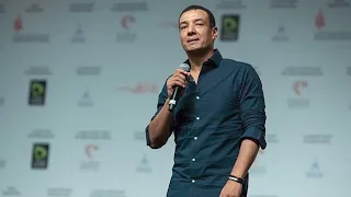 مع ان قلبك من دهب مكتوب عليكى تحبى واحد قلبه فضى   هشام الجخ   حظك كده دندنها