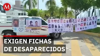 Familias de desaparecidos exigen devolución de fotos retiradas del malecón en Acapulco
