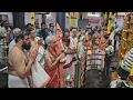 Download Lagu ആറ്റുകാലമ്മയെ പ്രദക്ഷിണം ചെയ്തു വെള്ളി വിളക്ക് തെളിയിച്ച് നമസ്ക്കരിക്കുന്ന പുഷ്‌പാഞ്‌ജലി സ്വാമിയാർ