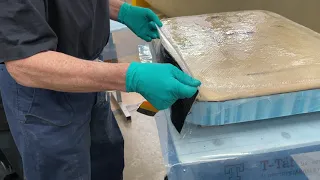 The rim of the hatch door for aft bulkhead is now laminated. Some more work on it might be needed