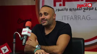 اتفرج مصطفى محفوظ يغني مبتقفش الدنيا 