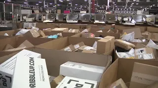 ABC15 gets an inside look at USPS sorting facilities amid holiday season