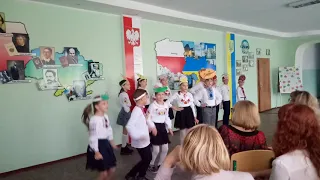 Дитяча українська народна пісня Ходить гарбуз по городу 