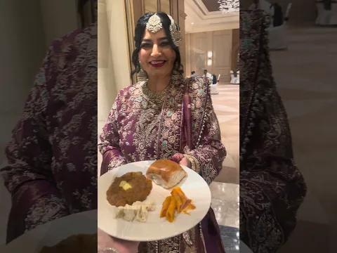 Everything i eat in Dubai ki shadi#adeebanaaz#yshorts #youtubeshorts #shortvideo #dubaikishadi