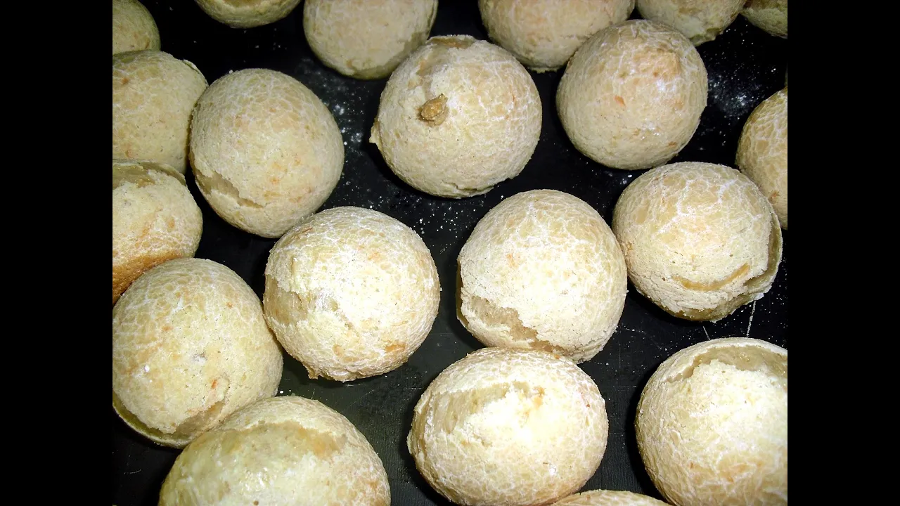Receita de pão de queijo / pão de queijo caipira / o melhor pão de queijo / pão de queijo barato