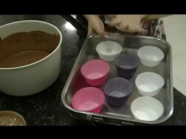 PASSO A PASSO COMO FAZER CUPCAKES