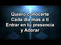 AL QUE ESTA SENTADO EN EL TRONO LETRA