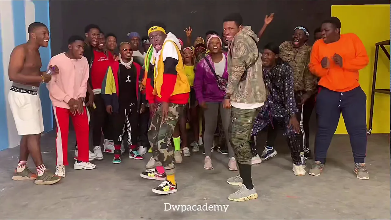 Teni - Billionaire Dance Video