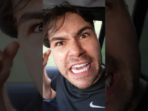 Mais um pouco ela batia o carro 🤦🏻‍♂️