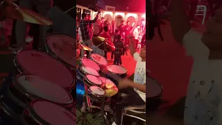 مش هتلاقي حد بيلعب درامز اجمد من كده علي مهرجان سادات وفيفتي سكلي الفرح بيتكسر مع شوقي اوشا       دندنها