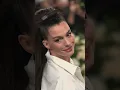 Download Lagu Shut UP! #AnneHathaway dazzles on the #MetGala2025 carpet. #PrincessDiaries #Shorts