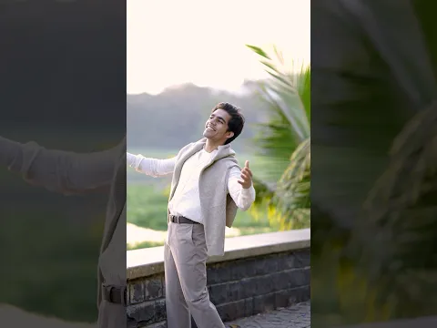 The great iconic SRK look #srk #ootd #mohabbatein #yrf #aesthetic #fashion