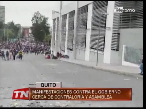 Manifestaciones contra el gobierno cerca de contraloría y asamblea