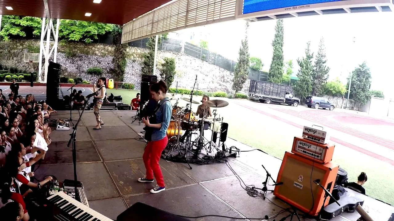 HYSTERIA - MUSE COVER - THE WARNING @ LICEO