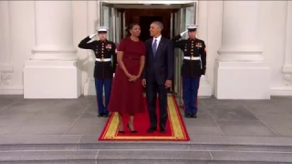 لحظة وصول ترامب وزوجته إلى البيت الأبيض 