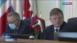 Омские депутаты официально закрепили за горожанами обязанность носить маски в общественном транспорте