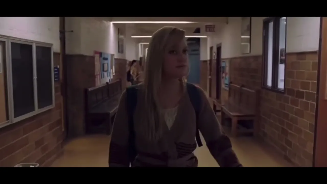 It Follows (2014) spooky trailer