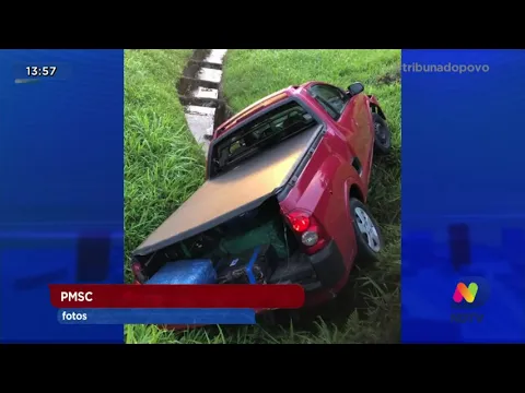 Homem foge, carro cai em vala e PM apreende quase meia tonelada de drogas