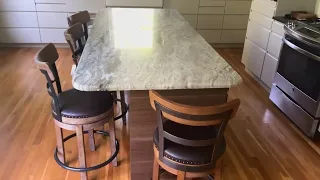 Signature Design by Ashley Pinnadel 24 25 Modern Farmhouse Swivel Counter Height Barstool Review
