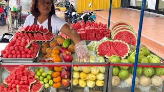 Must-eat fruits in Thailand