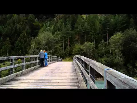 UNTER BLINDEN Trailer | Ab 3.4.2015 im Kino