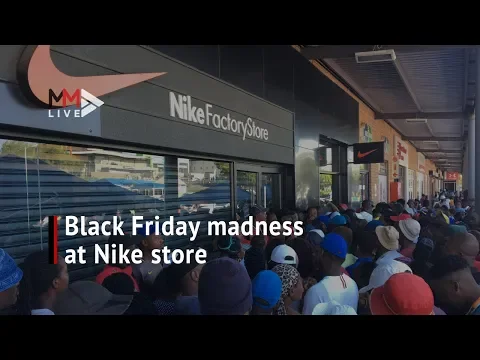 Download MP3 #BlackFriday crowd gets chaotic at Nike Factory store