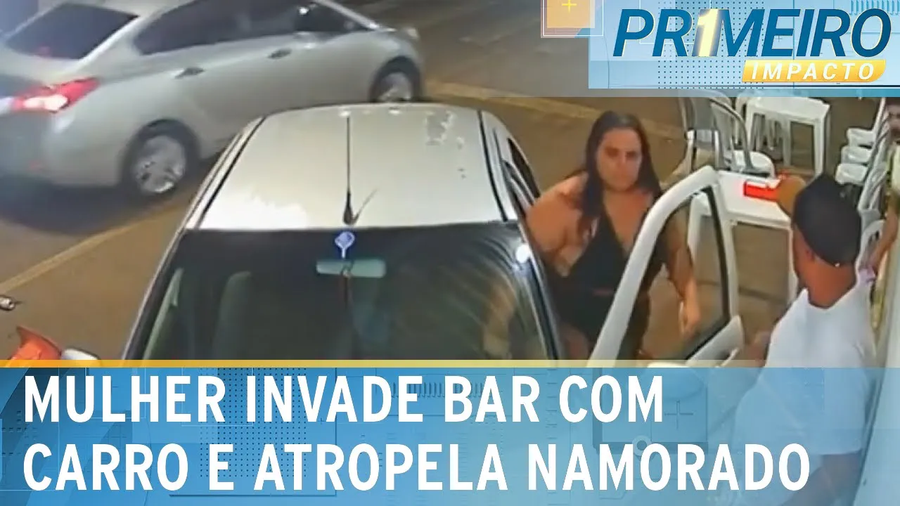 Flagra: mulher invade bar com carro para atropelar namorado | Primeiro Impacto (07/11/23)