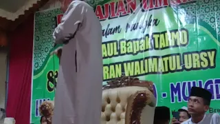 Download ceramah lucu kyai haji M. akrom tegal berubah banjir air mata ketika sebuah lagu sebujur bangkai MP3