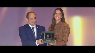     سنين إنجازات    السيسي اللي جانا وقت خوفنا مهزنا   بيراعي في ضميره بجد ويخاف ربنا دندنها