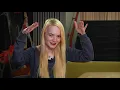 using gestures and facial expressions in a lesson