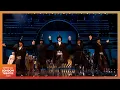Download Lagu Fiddler On The Roof perform 'Sunrise, Sunset' \u0026 'Bottle Dance' | Olivier Awards 2025 with Mastercard