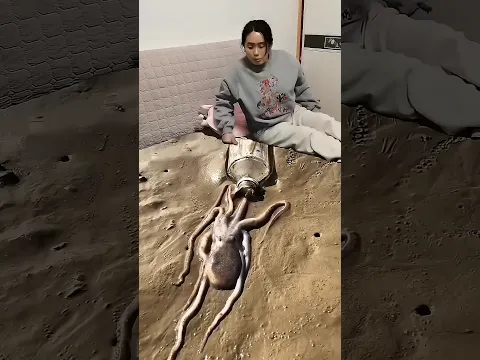 Where did the octopus come from on the bed? || 😱 Carriage house wooden artist || #shortvideo