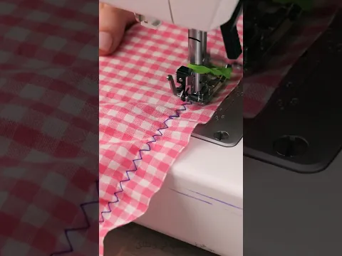 إدخال هذا الخيط الرقيق في الثقب الضيق 🪡🧵