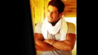 محمد حماقي انا شخبطة على الحيط 