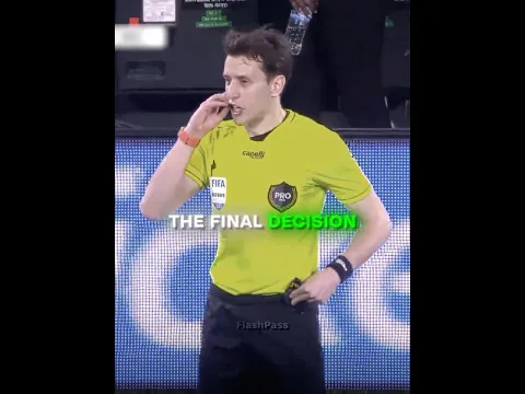 Referee Was Born To Be A Leader..💀🥶