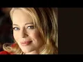 13 Sexy Photos of Jeri Ryan