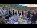 Download Lagu Bất ngờ bà Thơm Quảng Ninh gửi 100kg cá Biển lên làm đường Đoàn Kết 3M. Nguyễn Tất Thắng