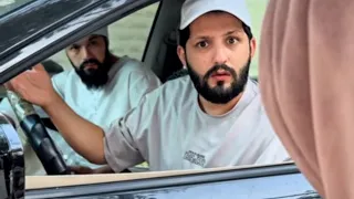 ماذا تصرف مع طفله فقيره