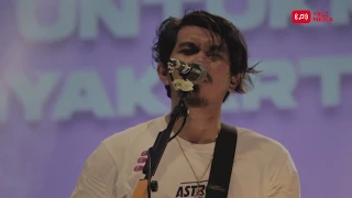 Download Rocket Rockers - Hari Untukmu (Live at ROCK AROMA, JEC Yogyakarta) MP3