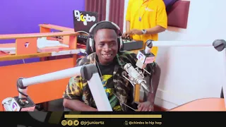 kibabu cha mistari mteganda ndani ya nata na mdundo