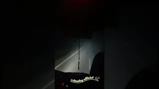 عشقي للطريق ليلا لا يشبه شيئا فهناك حيث السكون يرافق الأضواء أجد نفسي بين همس الريح ونداء المسافة 