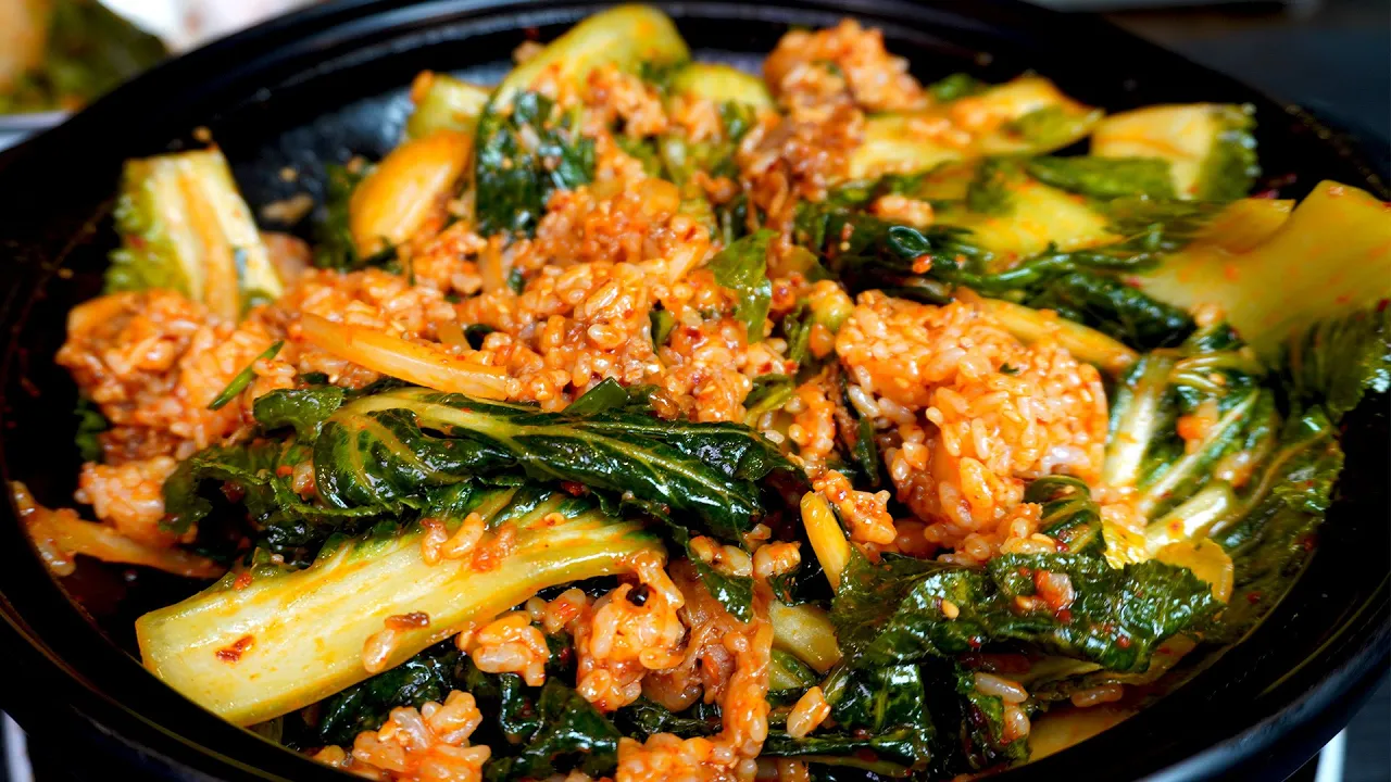 봄동 겉절이와 우삼겹 비빔밥